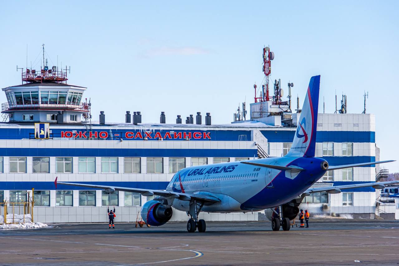 Парковка аэропорта Южно-Сахалинск (Хомутово) 🅿️ схема аэропорта, платные и  бесплатные стоянки